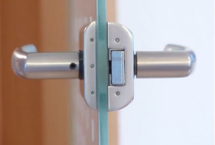 aperturas-de-puertas-de-cristal